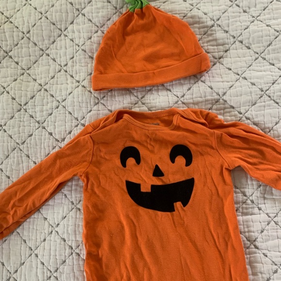 Carter’s Halloween Bodysuit & Cap Pajama Set 18m - Picture 7 of 7